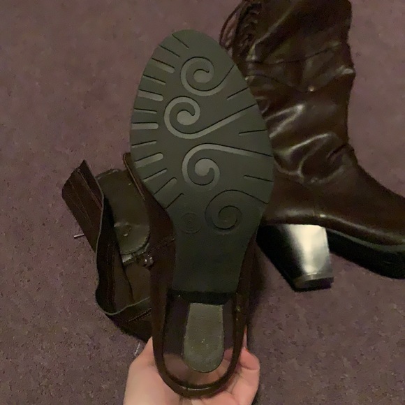 Mini heel brown boots👢 - Picture 2 of 6